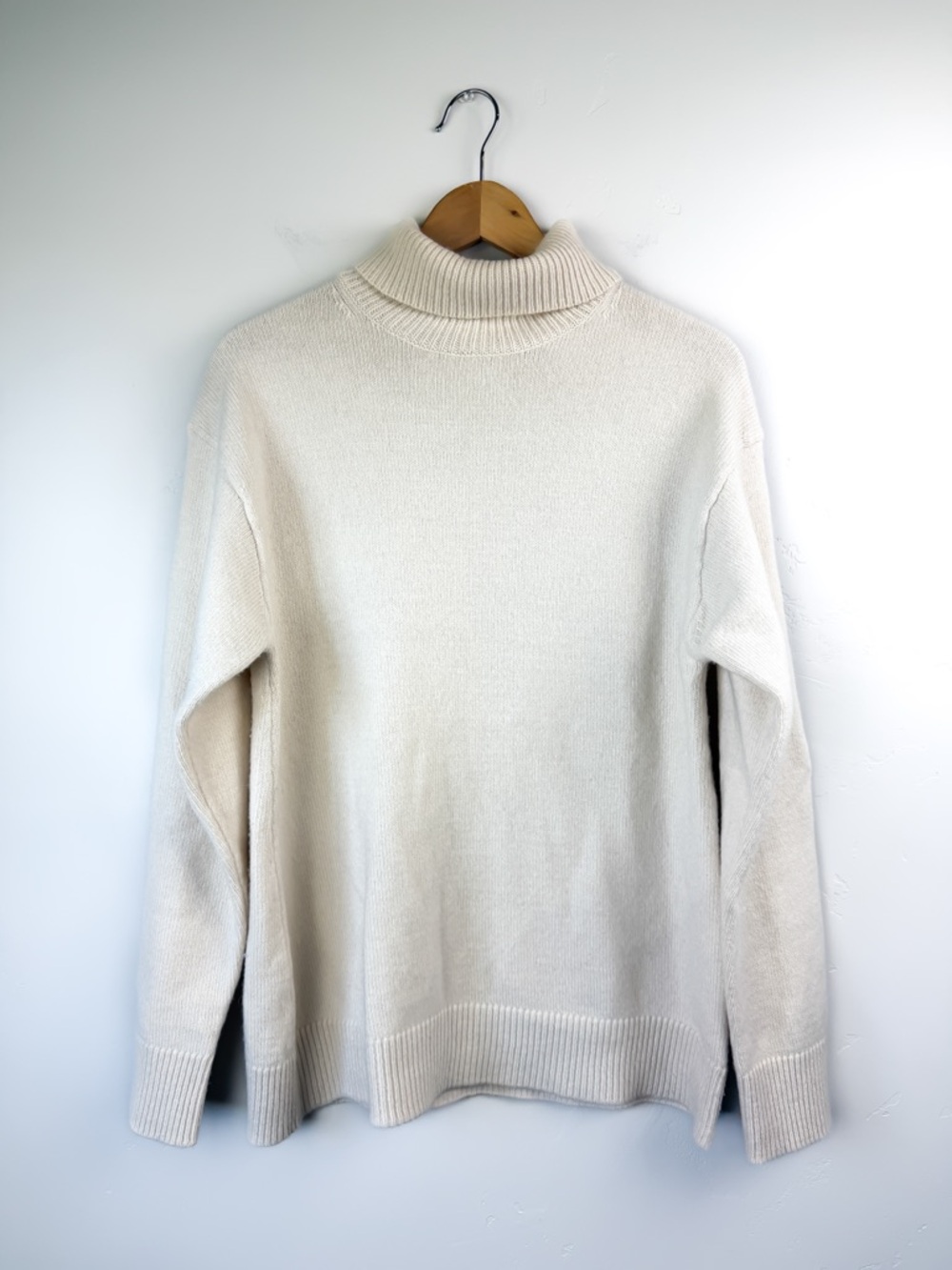 H&M Cream Turtleneck Knit Sweater Size S